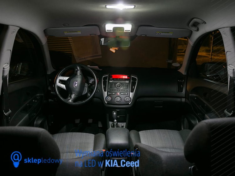 kia_ceed_oswietlenie_wnetrza_led_3.jpg