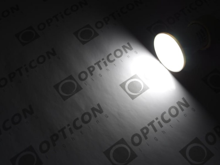 Żarówka LED GU11 2W 10-30V DC 12x SMD 2835 Biały Zimny 6000K 12V 24V OPTICON