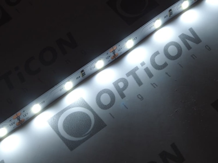 Taśma LED 12V 300 SMD 2835 8mm IP20 9W/m Biały Zimny 10000K OPTICON PREMIUM