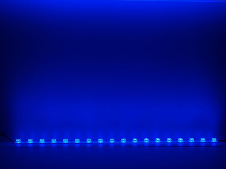 Lampa Liniowa LED IP67 100cm 18W 10x60st 18x SMD3030 Wielokolorowa RGB z zasilaczem 230V