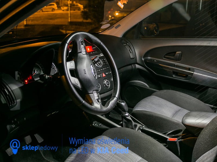 kia_ceed_oswietlenie_wnetrza_led_5.jpg