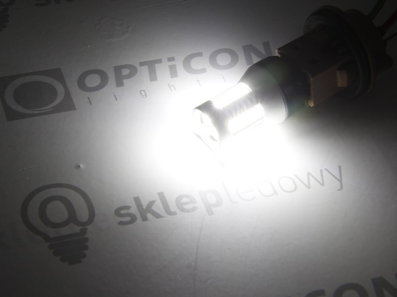 Żarówki P27/7W światła do jazdy dziennej DRL