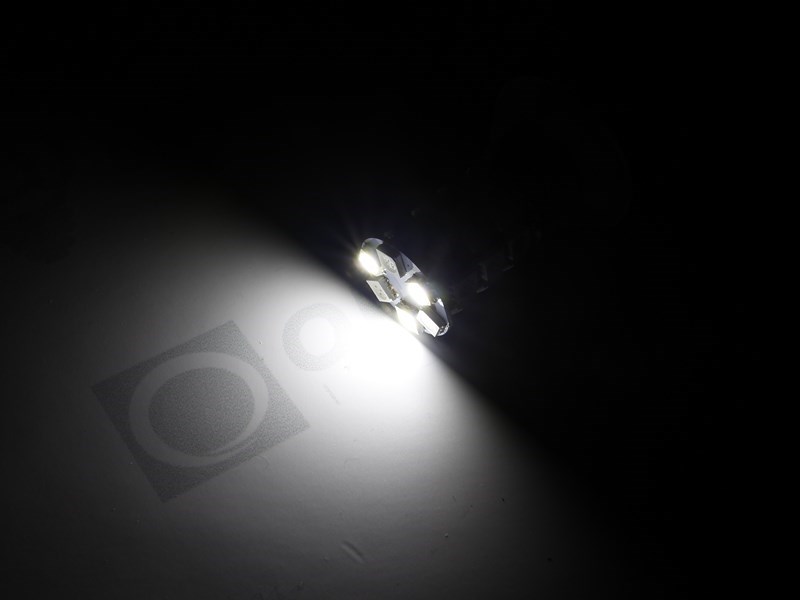 Żarówki P27/7W 3157 dwu żarnikowe dwu włóknowe światła samochodowe led przerabianie lamp usa